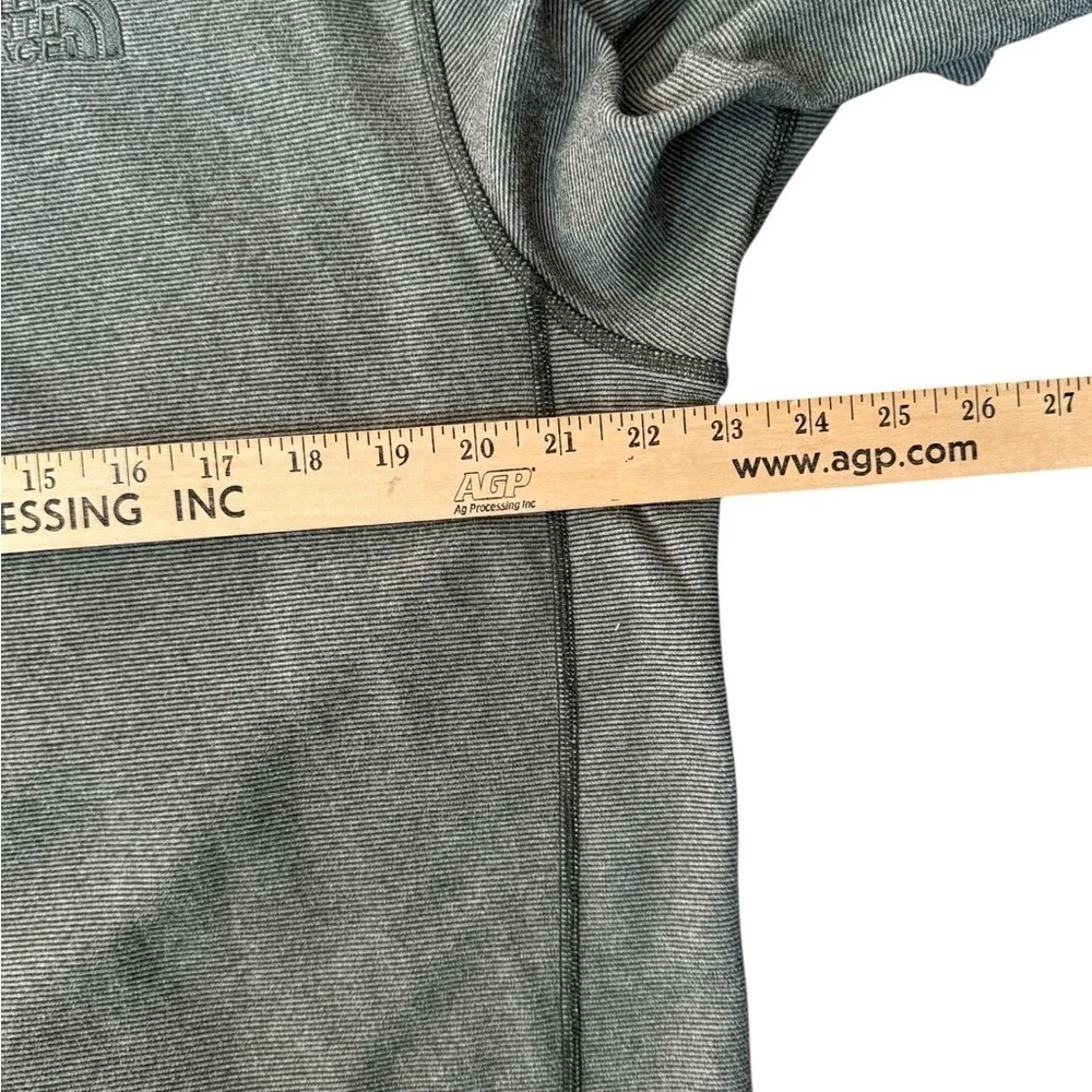The North Face Men’s Large 1/4 Zip Pullover Gray Fleece Athletic Gorpcore J56